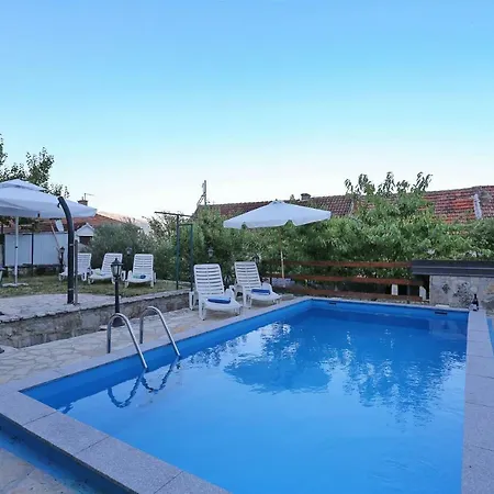 Villa Ana