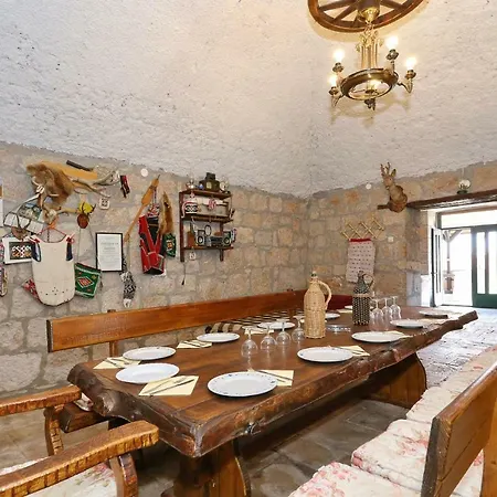 Villa Ana