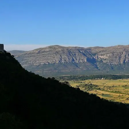 Ana Villa Vrlika